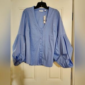 New York & Company Lt. Blue V-Neck Balloon Arm Shirt Size L